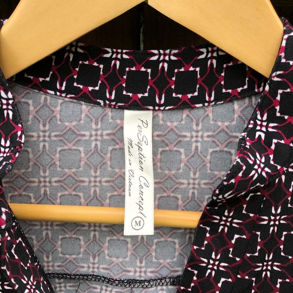 Sale! Short Sleeve Black & Red Pattern Top - Picture 4 of 8